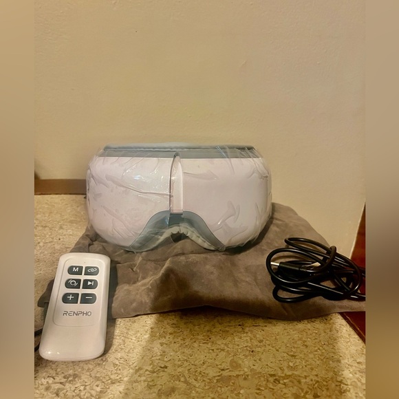 Renpho Other - 🎉HP🎉Renpho Heated Eye Massager w/remote control